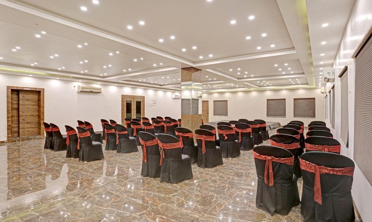 Treebo Varsha Palace Aurangabad  Ngoại thất bức ảnh