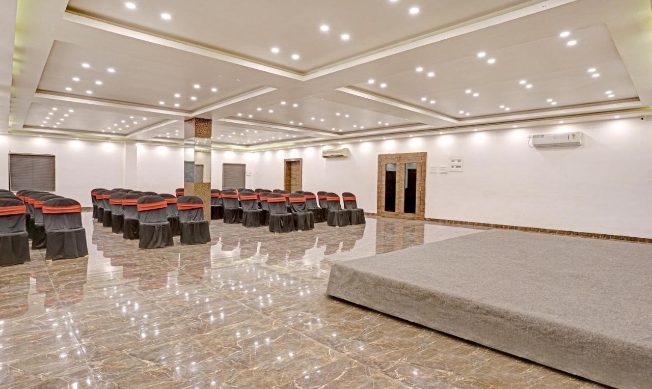 Treebo Varsha Palace Aurangabad  Ngoại thất bức ảnh